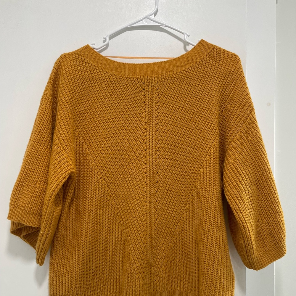 Cable & Gauge Golden Knit Women's Sweater
